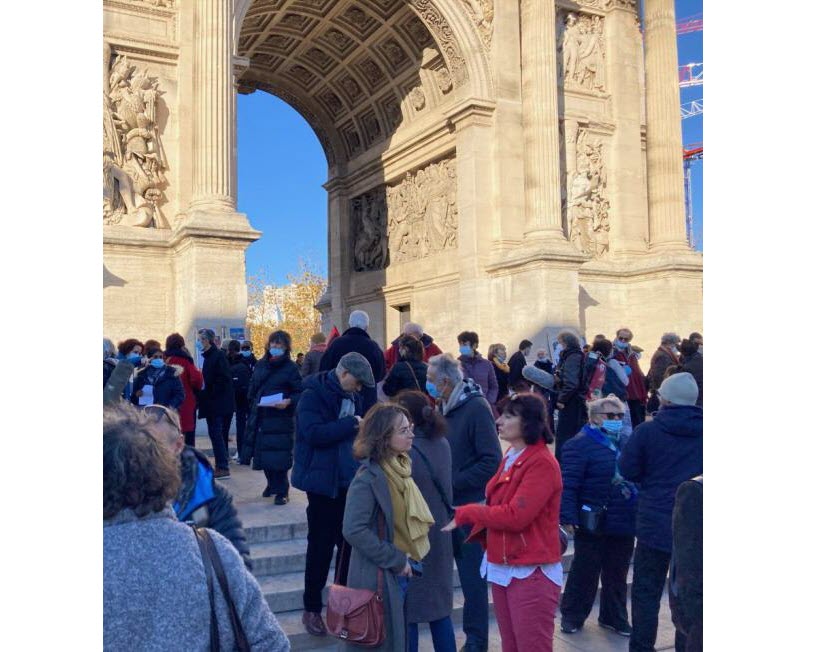 La journée internationale des Migrants : La Porte d’Aix rebaptisée par les manifestants